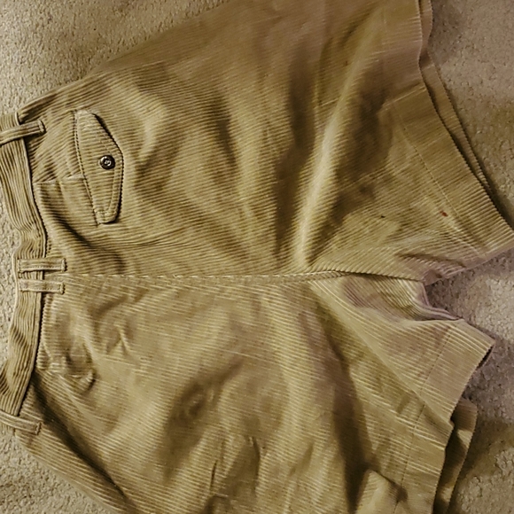 Tan, corduroy shorts with pockets size 10 - Picture 2 of 2